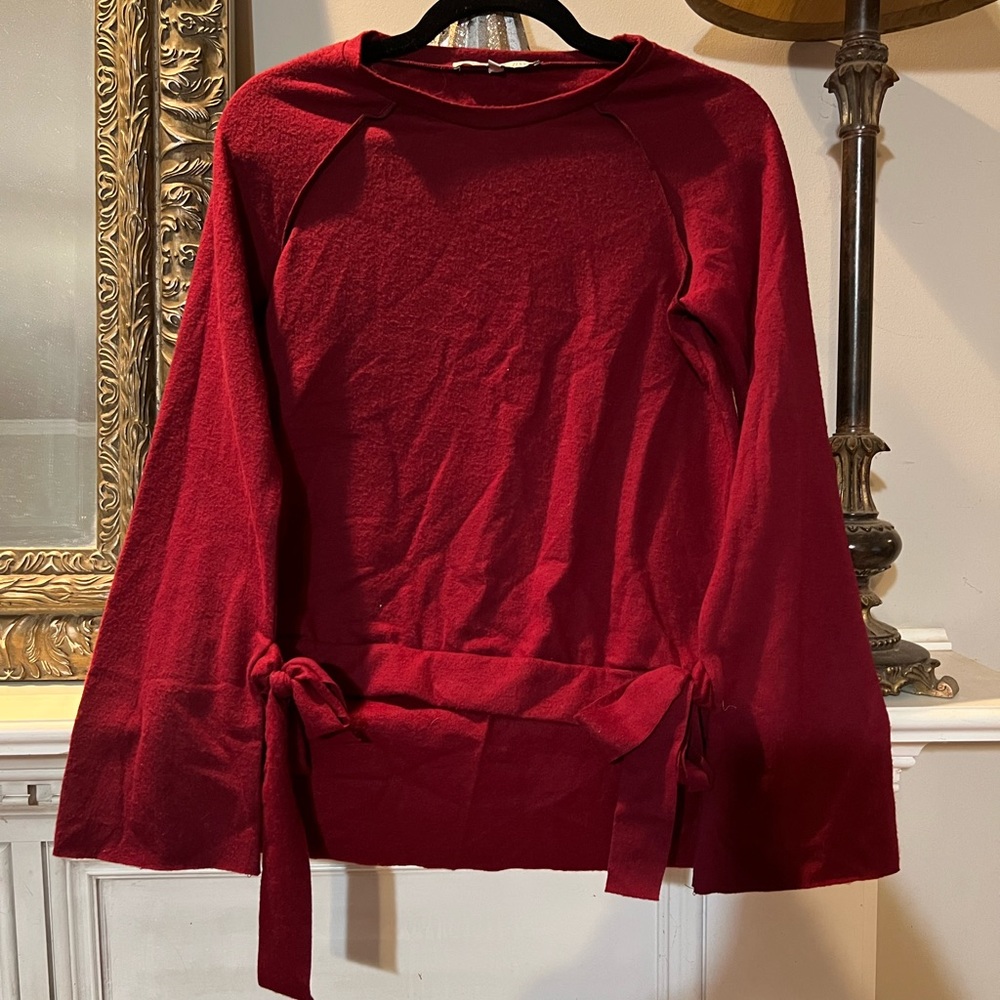 Tween Boutique Burgundy Sweater with hi-low hem & ties at the sleeves, size L